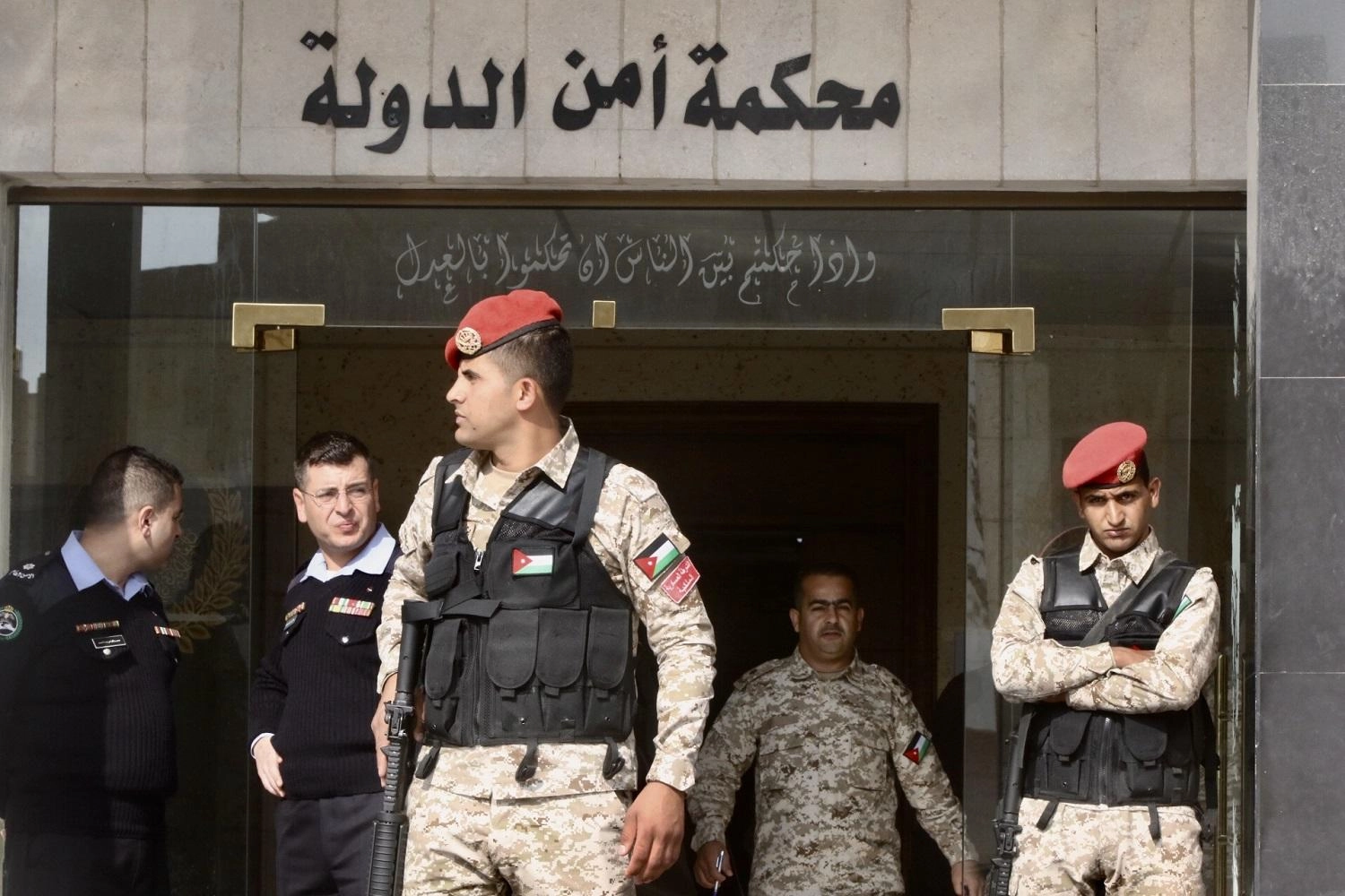السجن مع الأشغال المؤقتة لمدان بالسطو على بنك