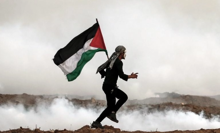 إصابة 25 فلسطينياً بينهم مصور صحفي برصاص جيش الاحتلال