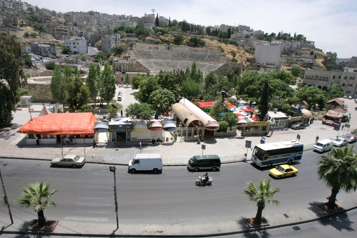 وزارة النقل تطلب حجب الخدمة عن السيارات غير المرخصة