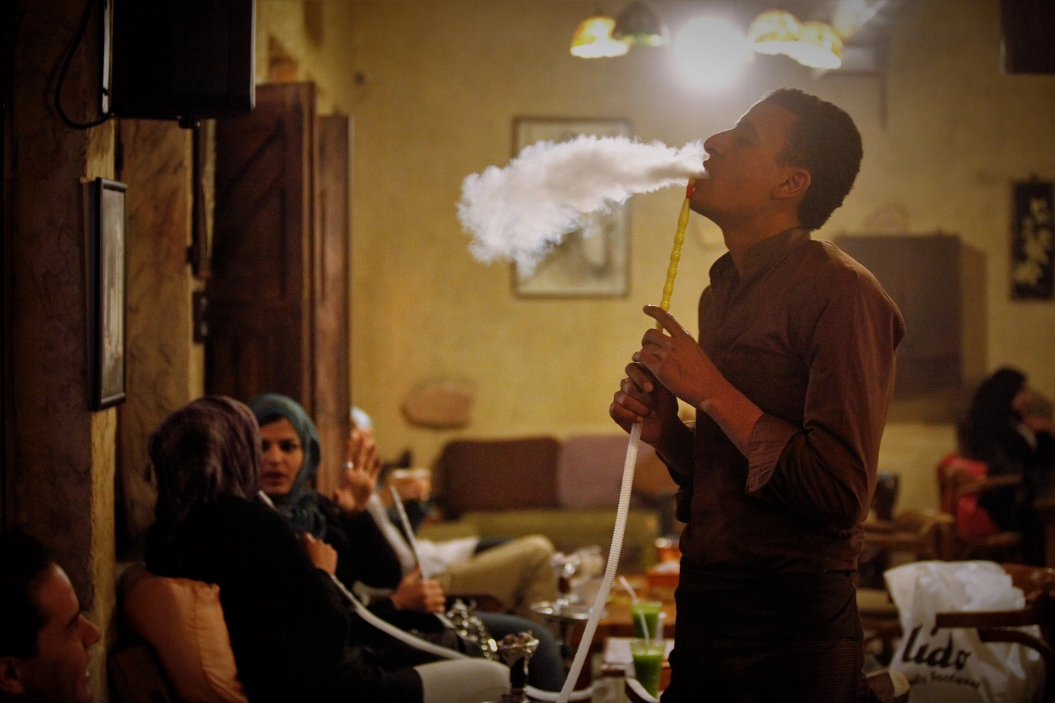 تسجيل أكثر من 900 مخالفة متعلقة بالتدخين
