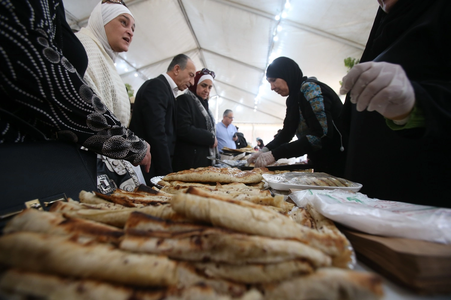 450 مزارعاً يشاركون في مهرجان الزيتون الوطني 