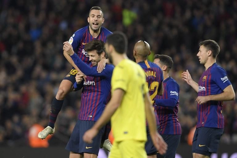 برشلونة يتفوق على فياريال ليعود إلى الصدارة