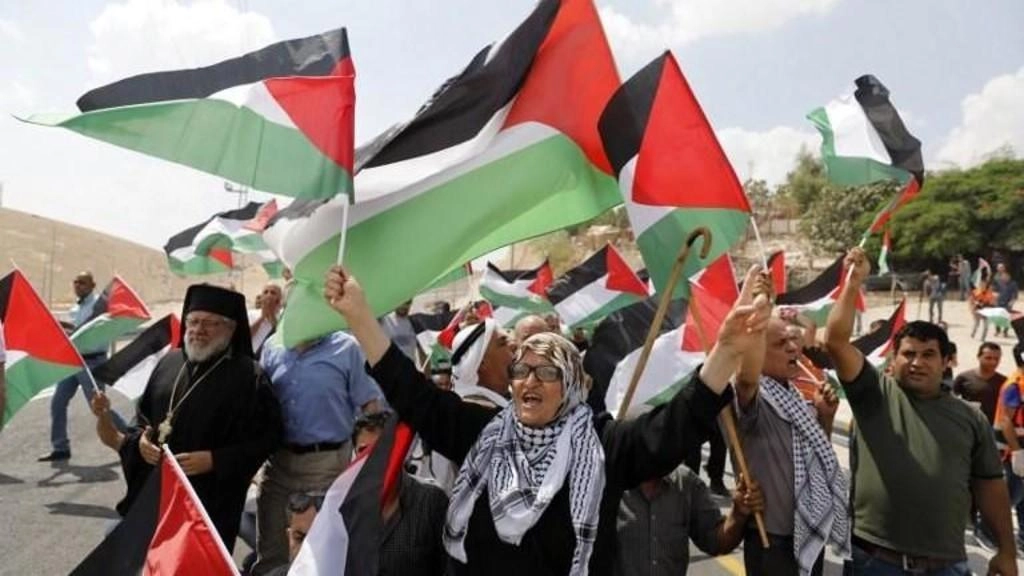 إسرائيل تمدد إغلاق الشوارع المؤدية إلى الخان الأحمر 