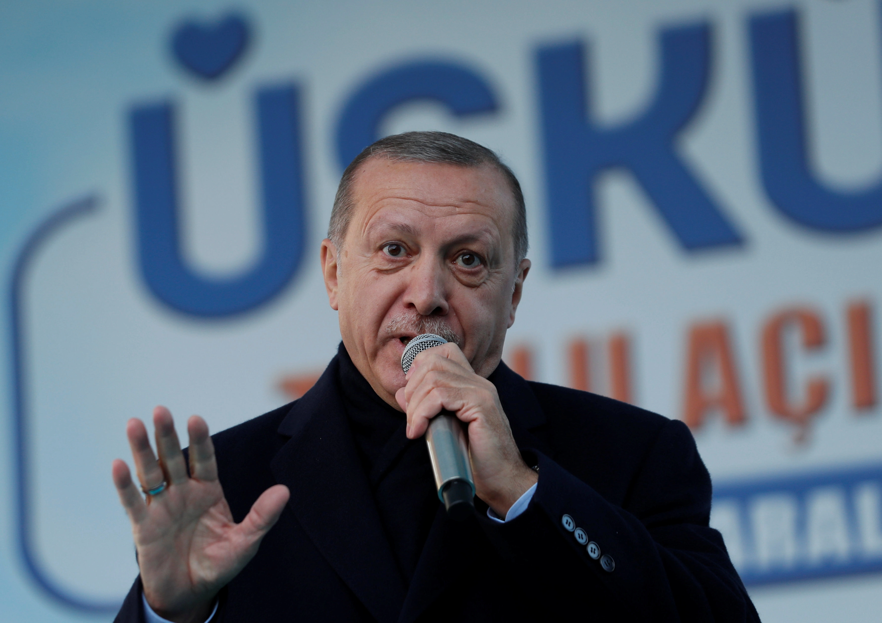 أردوغان: بدء عملية عسكرية شرق الفرات "خلال أيام"
