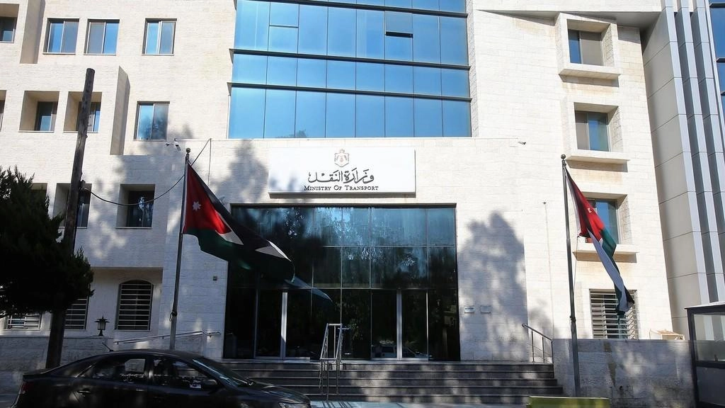 السماح للشاحنات الأردنية بنقل البضائع إلى بغداد مباشرة