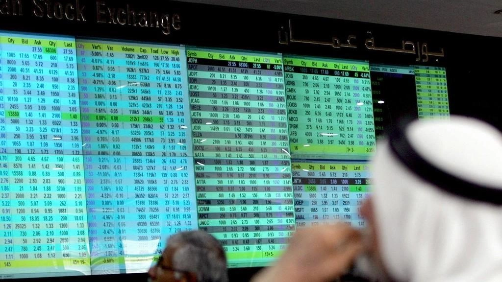 بحث حلول لتخفيف الأثر السلبي للضريبة على البورصة
