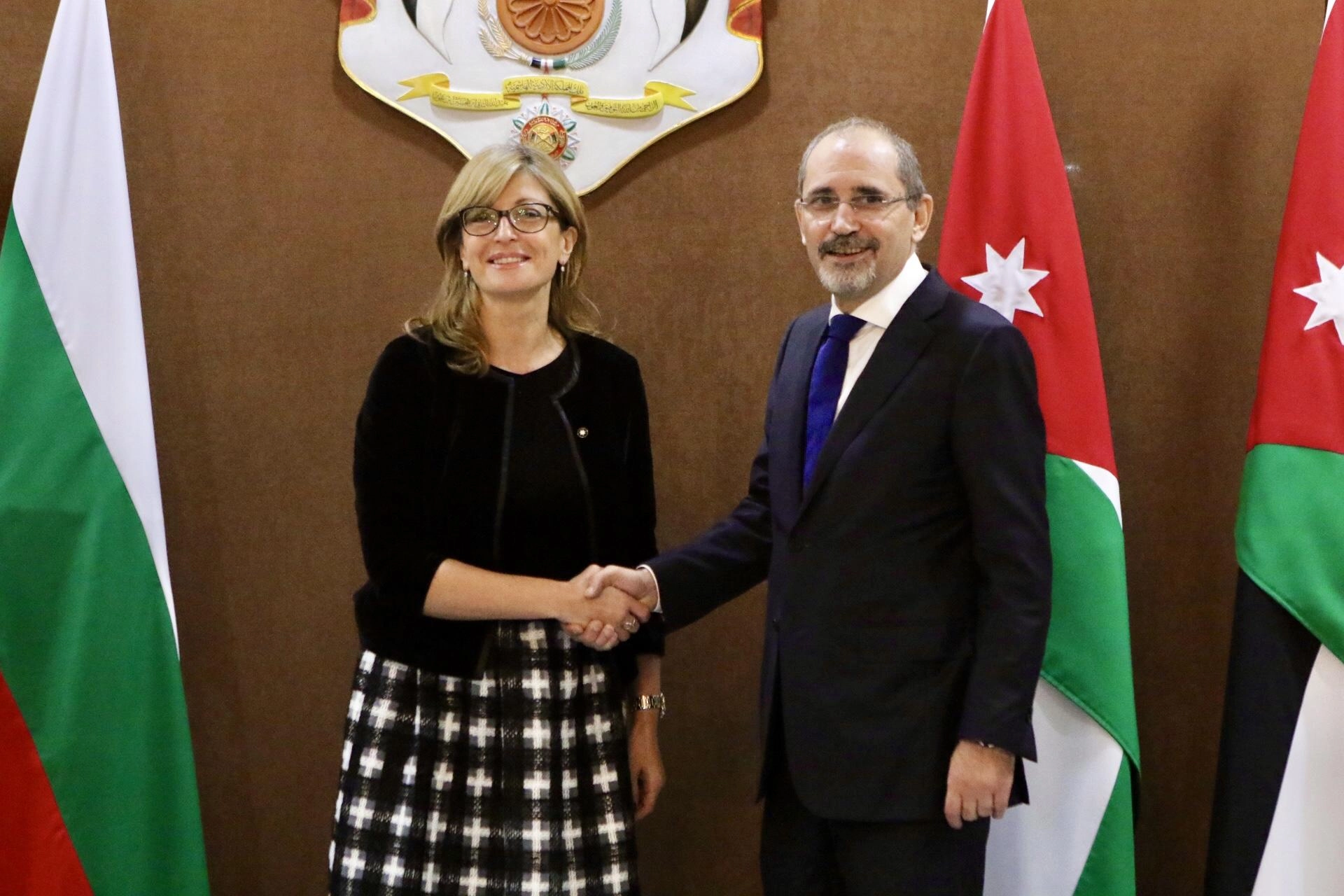 وزير الخارجية يلتقي وزيرة خارجية بلغاريا