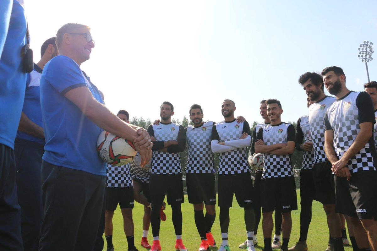 إغلاق مباريات المنتخب الودية المقبلة إعلامياً وجماهيرياً