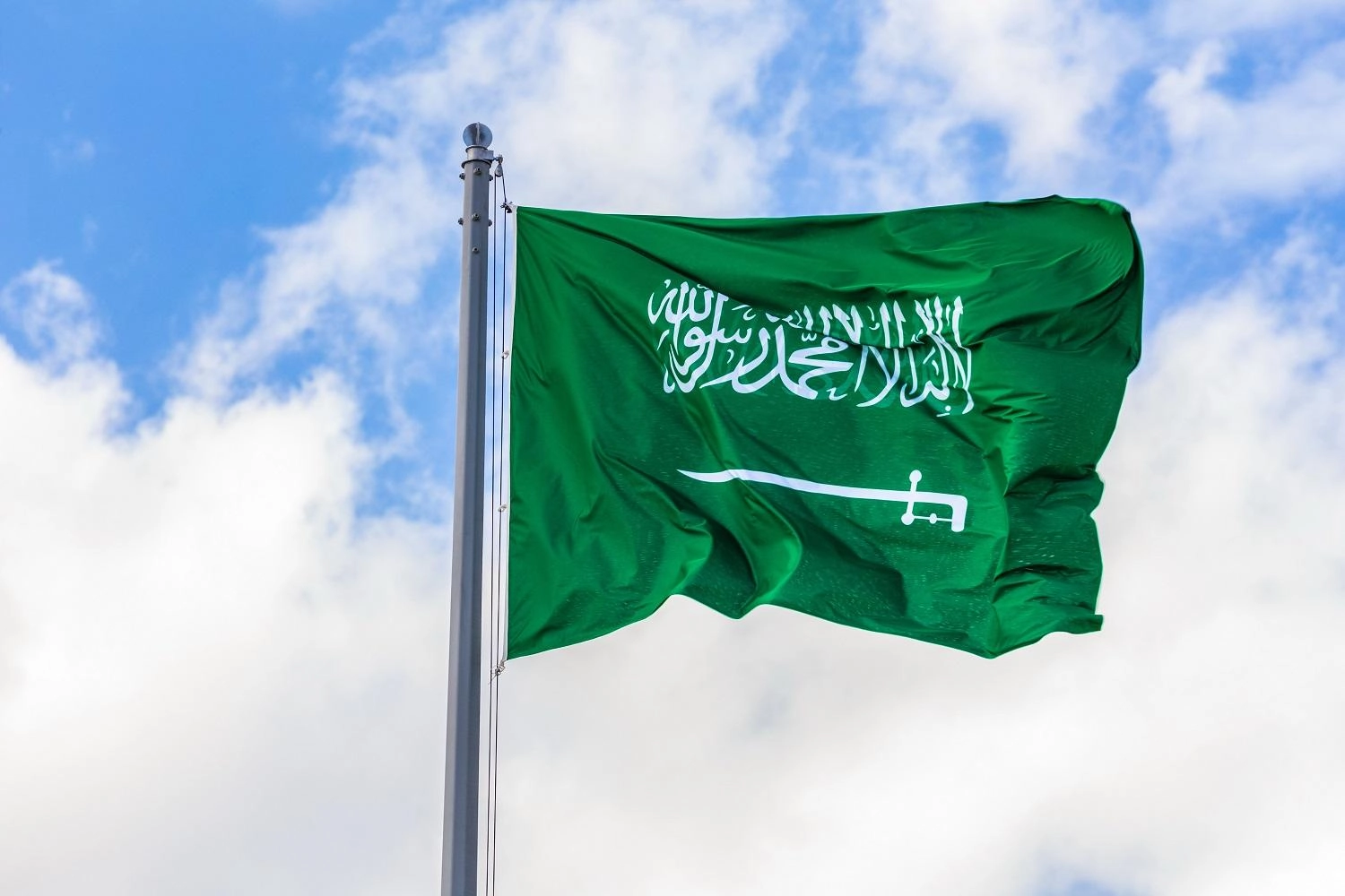 إعلان ميزانية ضخمة بعجز للعام السادس تواليا