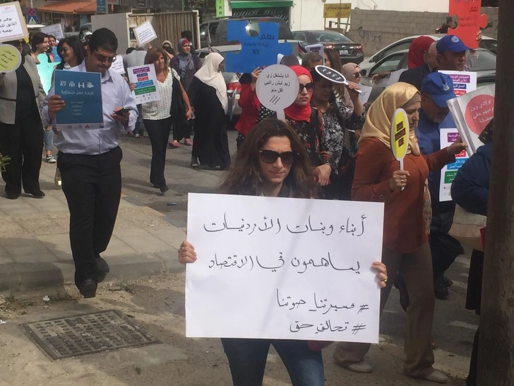 مطالب بإعفاء أبناء الأردنيات من شرط الحصول على تصريح العمل