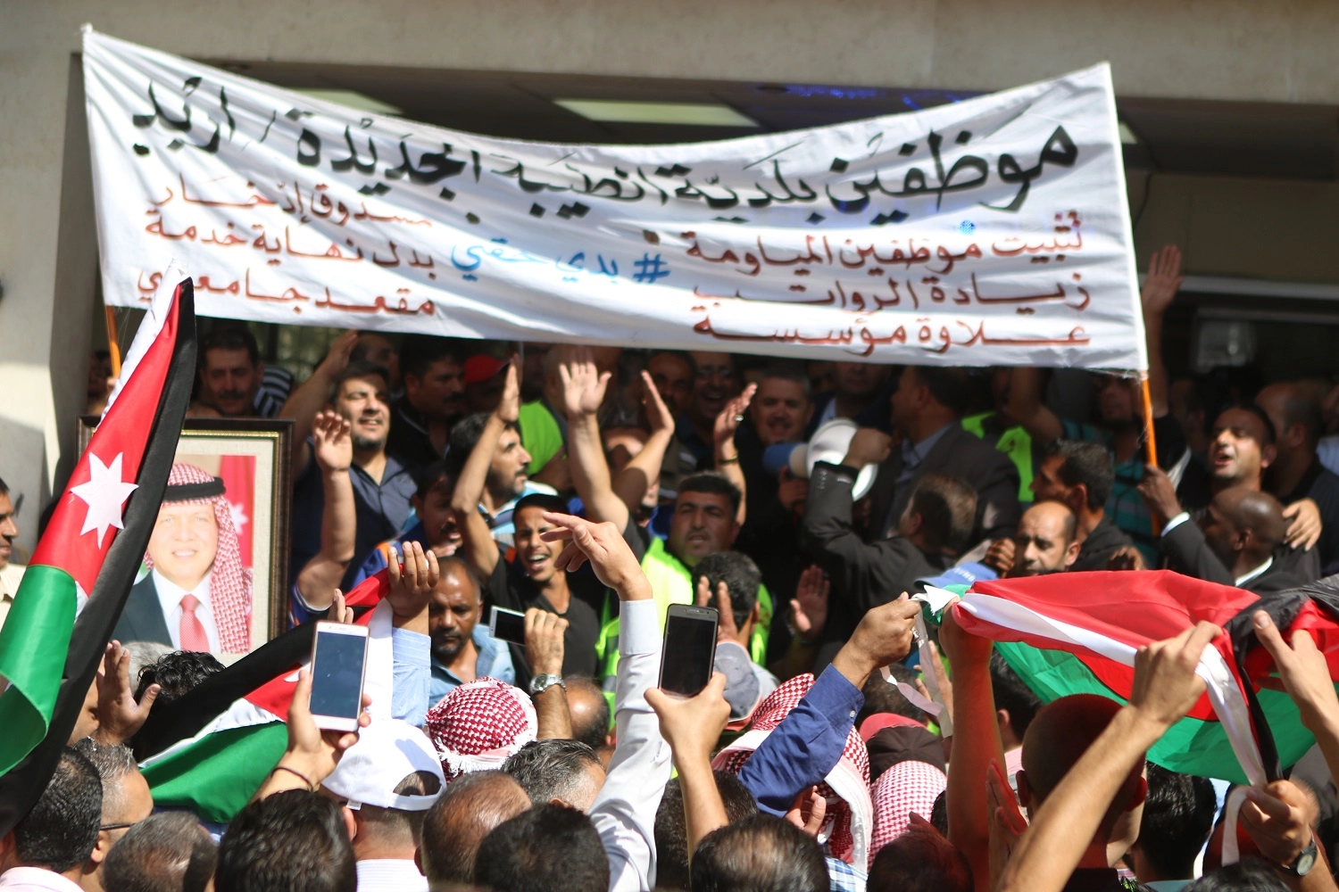 وزير الشؤون البلدية: تلبية 90% من مطالب العمال في البلديات    