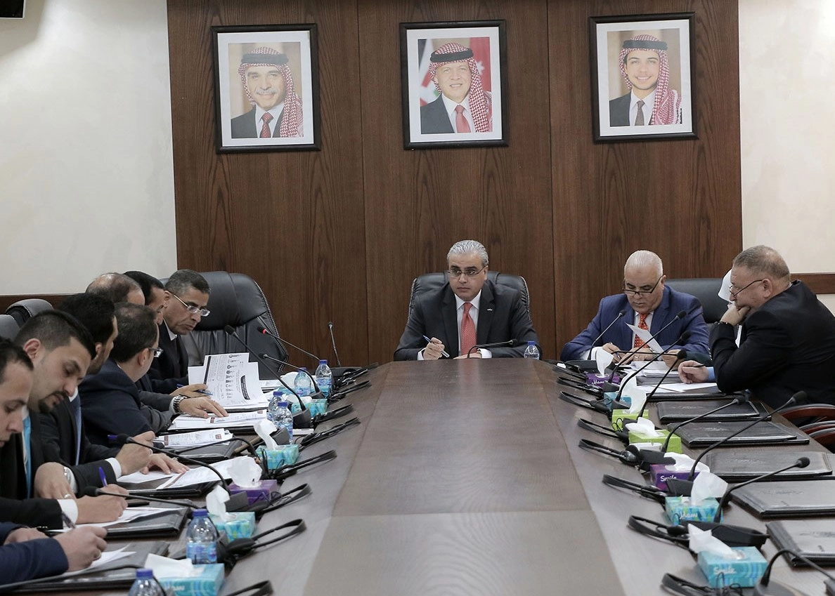 مطالبة الحكومة بتحمل جزء من قروض الطلبة الجامعيين