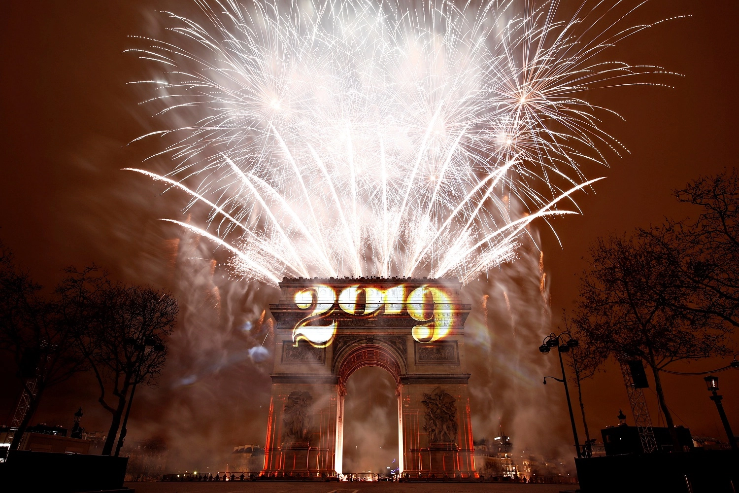 العالم يحتفل بحلول العام 2019