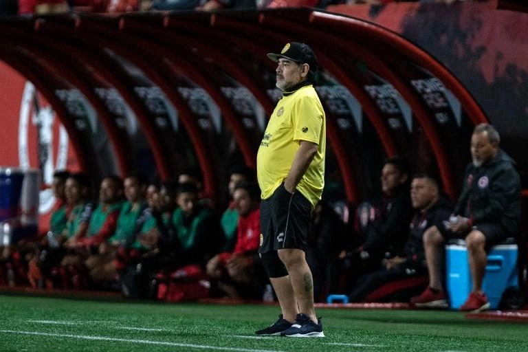 مارادونا يمدد بقاءه كمدرب لنادي دورادوس