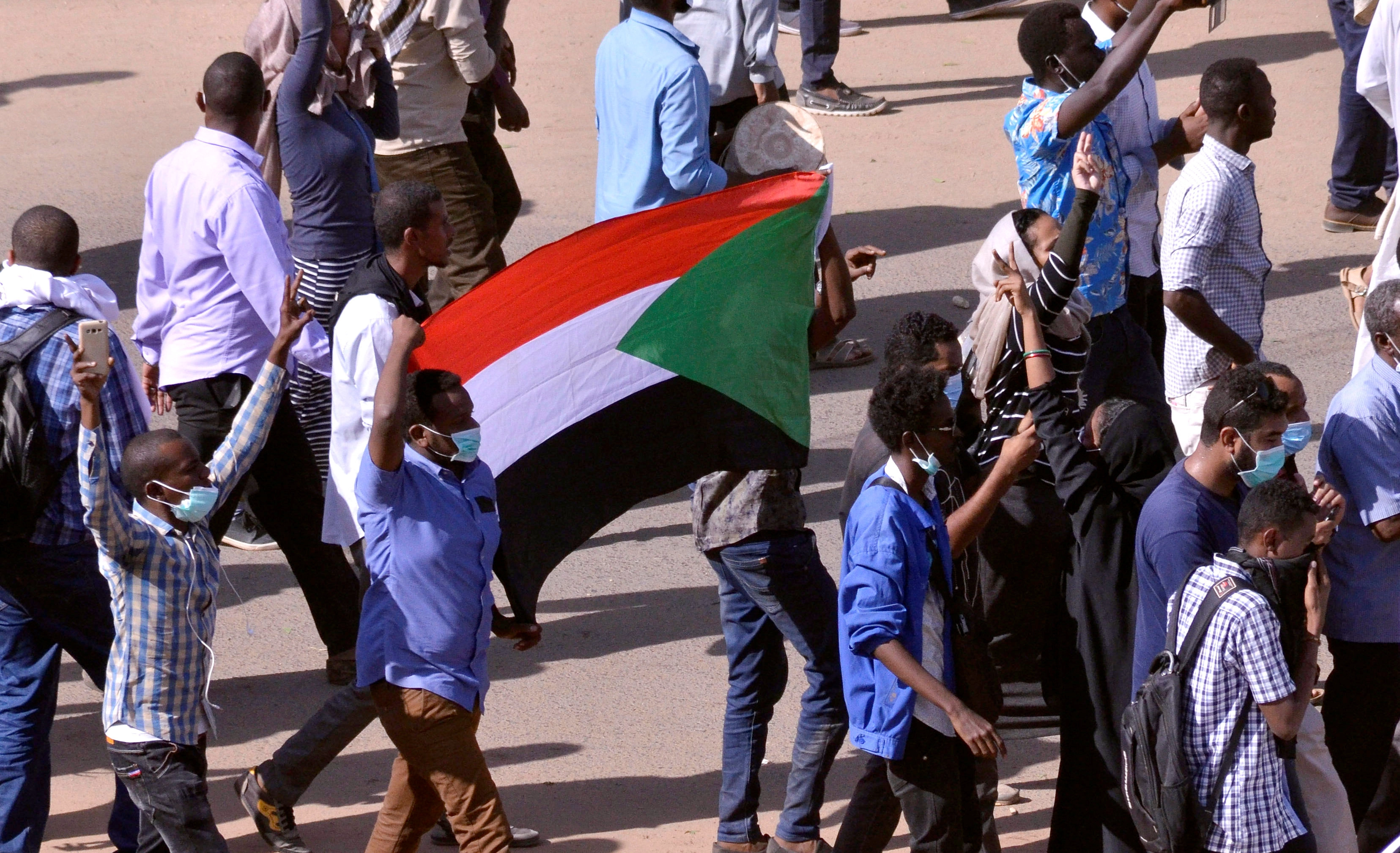 دعوة لتجديد الاحتجاجات نحو القصر الرئاسي الأحد