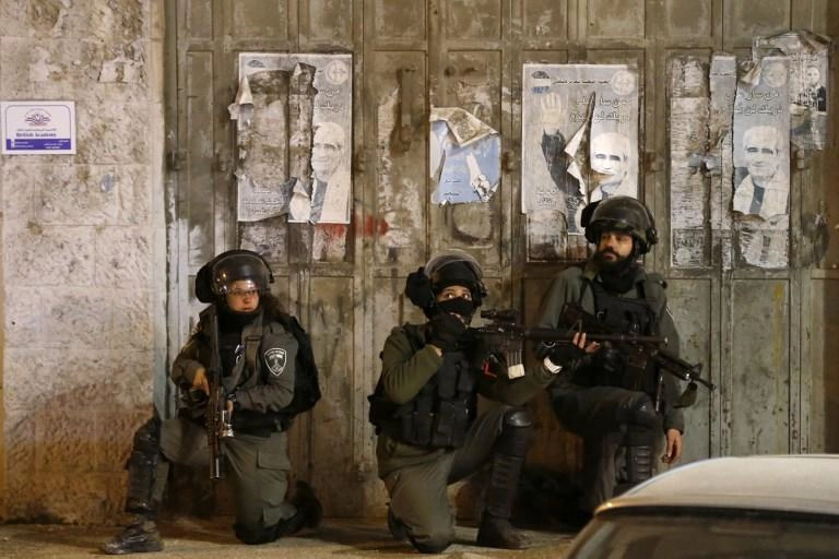 الاحتلال يعتقل 17 فلسطينياً 