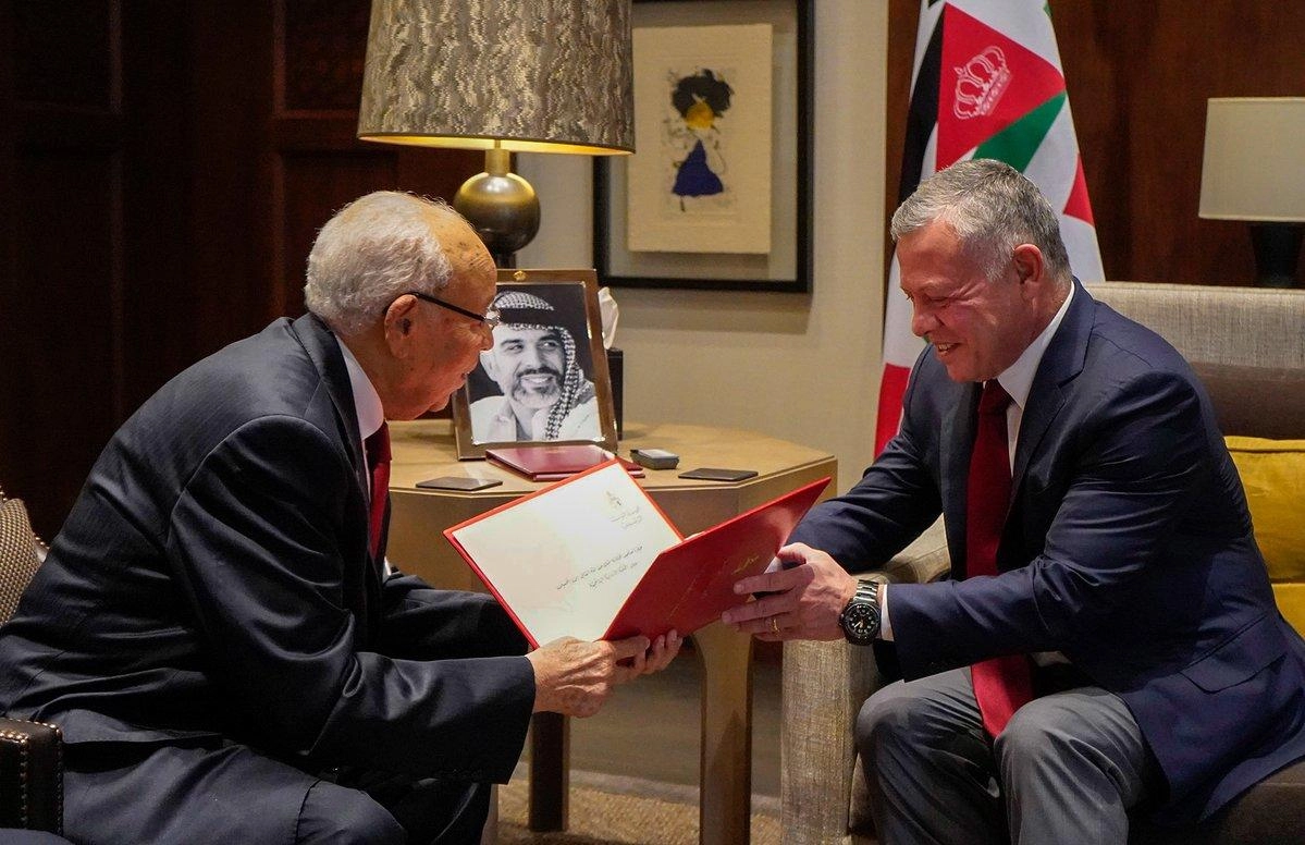 الملك يتسلم دعوة لحضور القمة العربية في تونس