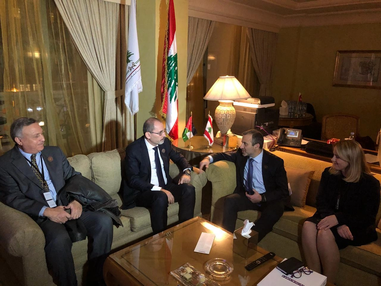 وزير الخارجية يلتقي نظيره اللبناني في بيروت