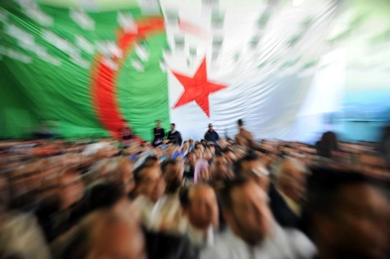 جنرال متقاعد يعلن ترشّحه للانتخابات الرئاسية