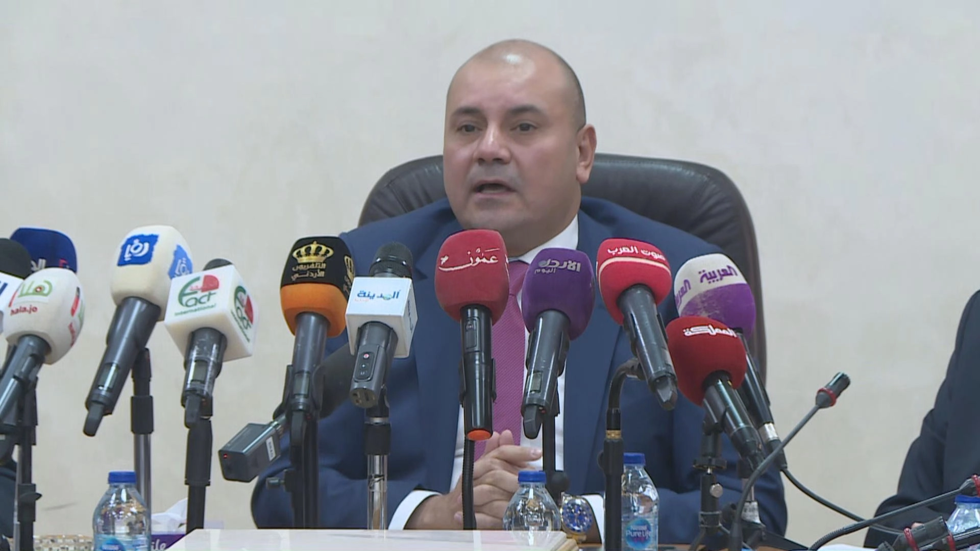 "جميع مخالفات السير مشمولة بالعفو العام"