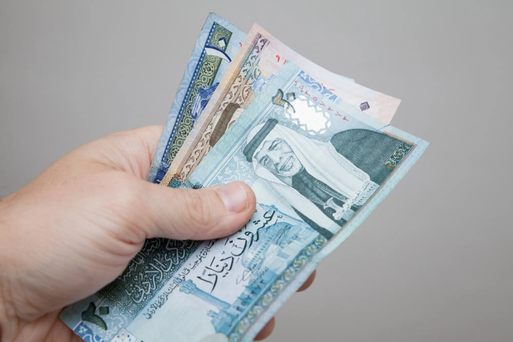 توزيع أموال تحصلت من "قضايا البورصة" الأحد