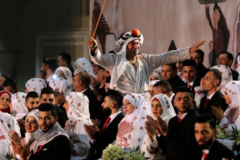 "أكبر عرس جماعي" للاجئين الفلسطينيين