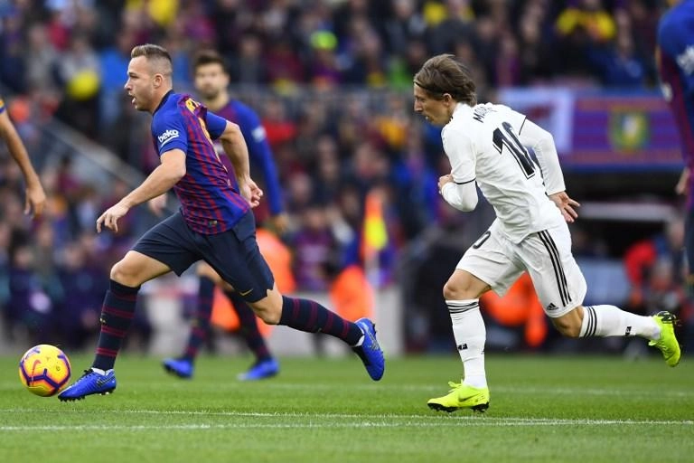 برشلونة في مواجهة ريال مدريد في نصف النهائي
