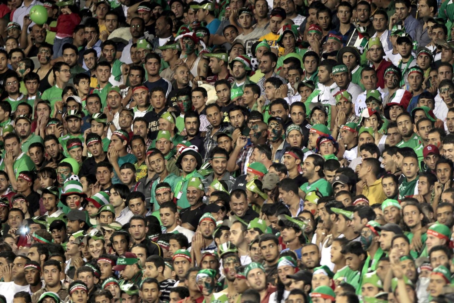 رفع العقوبات عن جمهور الوحدات