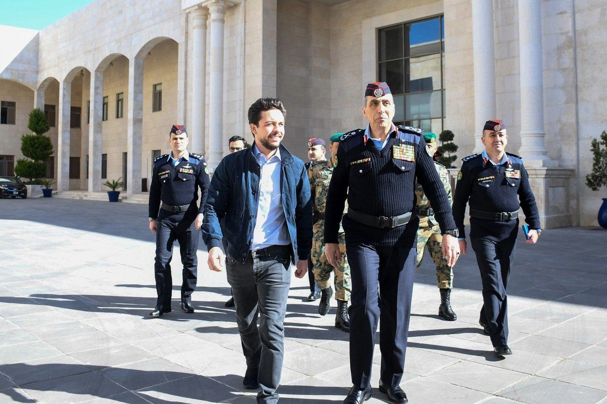 ولي العهد يزور مديرية الأمن العام 