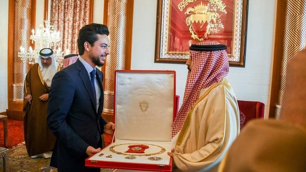 ولي العهد يختتم زيارة رسمية للبحرين