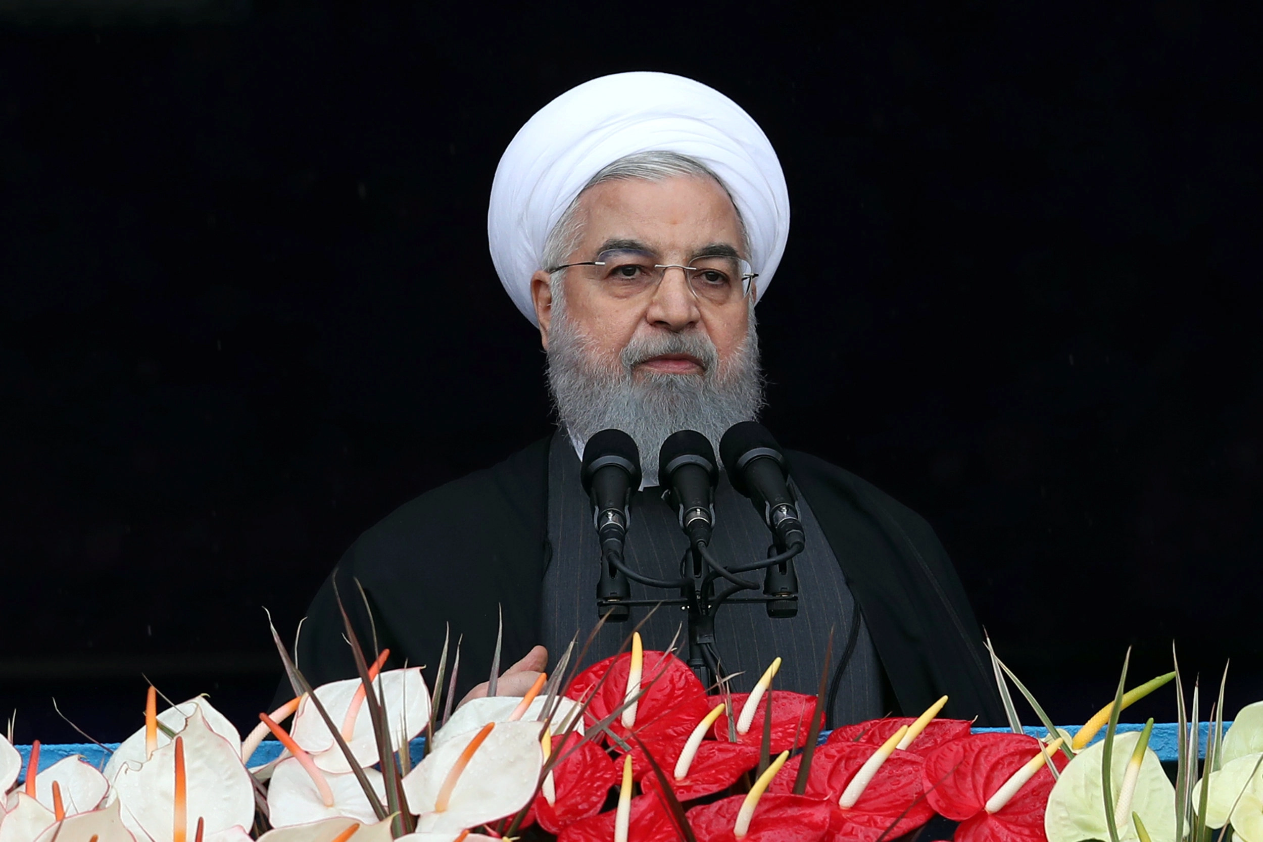 الرئيس الإيراني مصمم على تعزيز قوة بلاده العسكرية