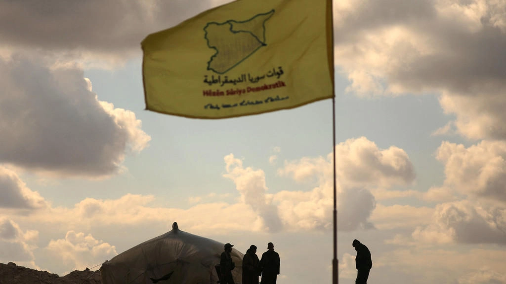 طائرات التحالف تقصف آخر معاقل "داعش"