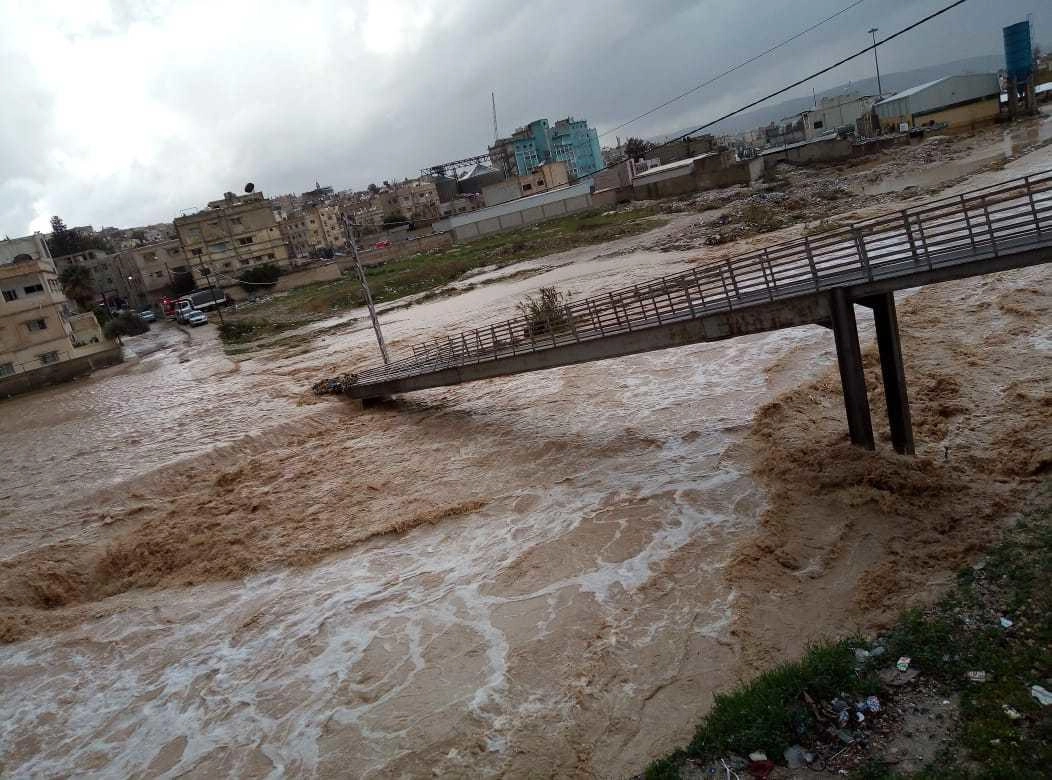 خسائر بـ"آلاف الدنانير" في الزرقاء بسبب مياه الأمطار