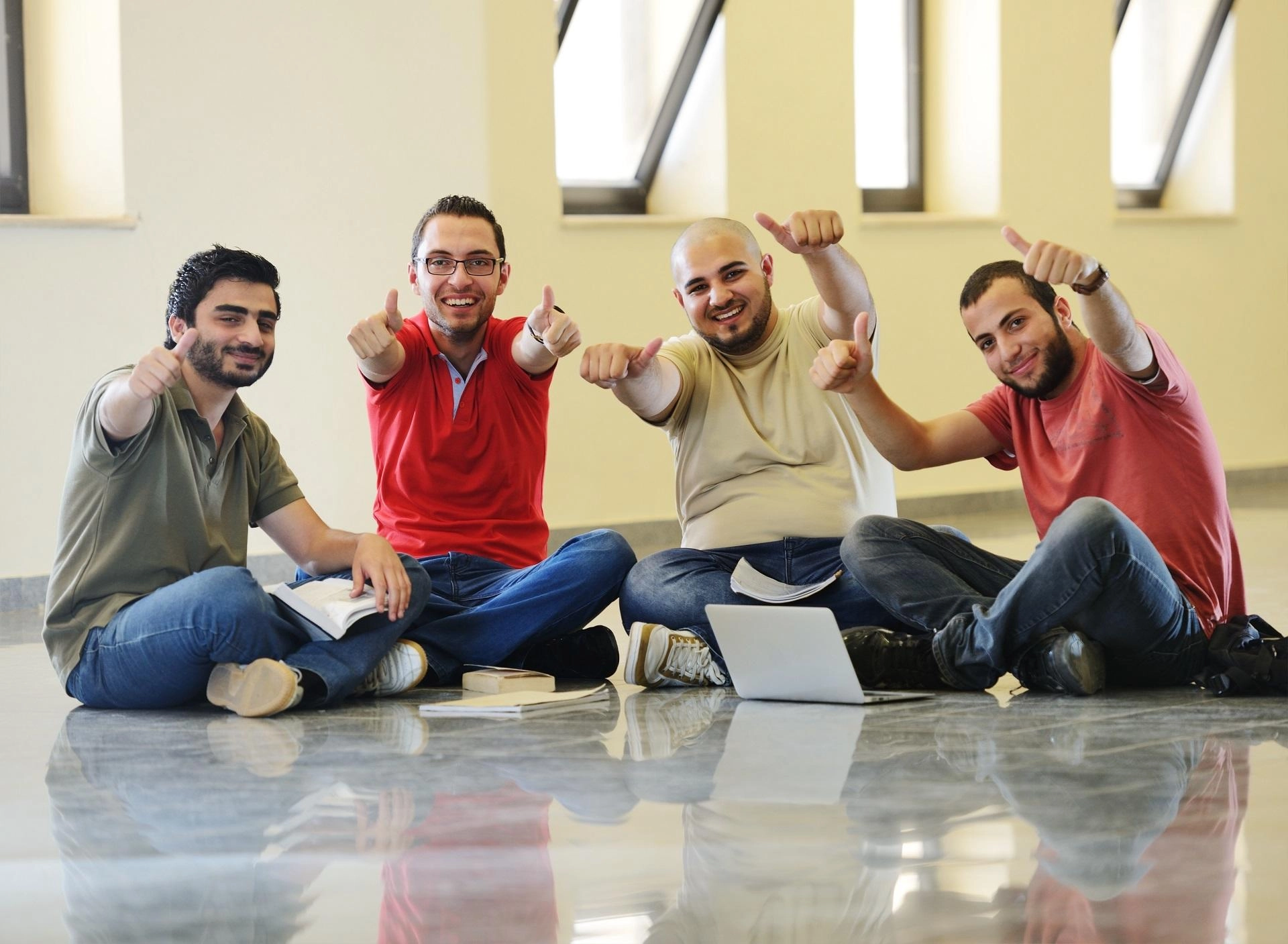 مطلب بدعم لوجستي ومالي لمبادرات شبابية