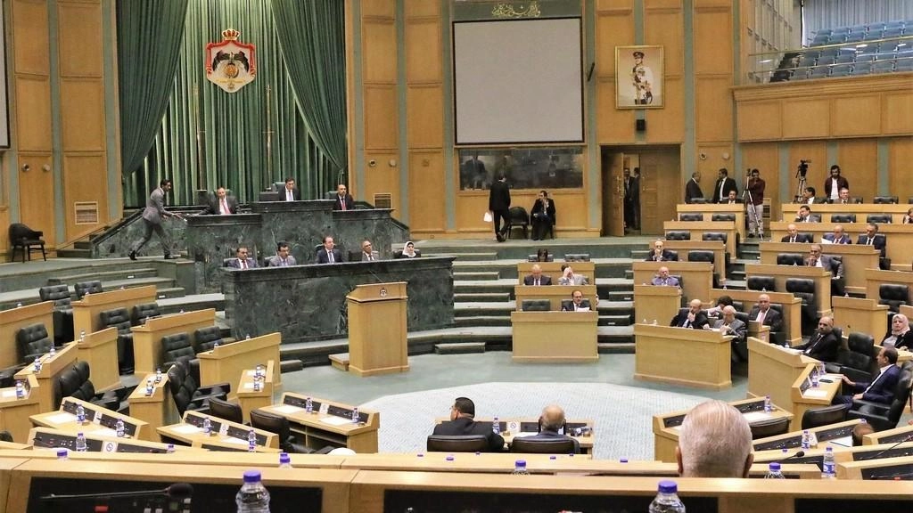 مطالبات بحل قضية الباحثين عن عمل