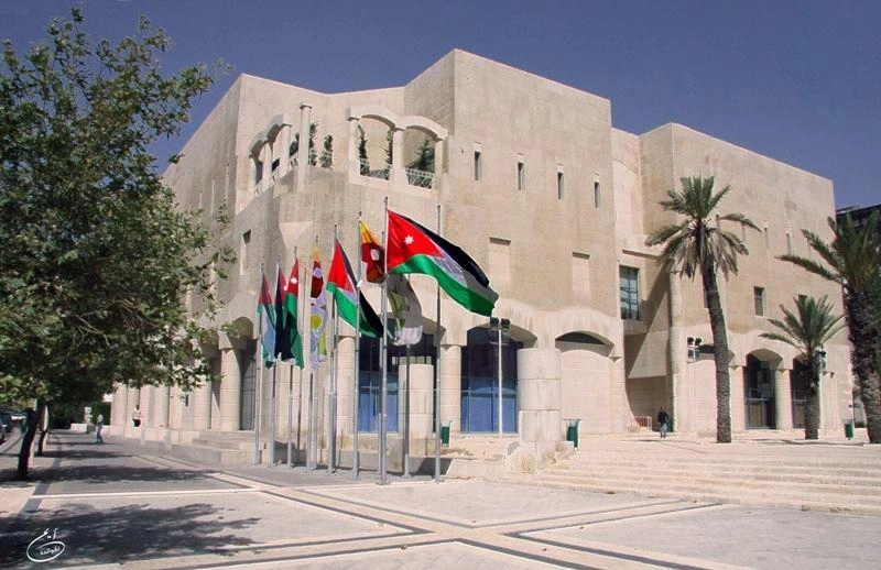 توصية بإنهاء خدمات مدير مدينة عمّان