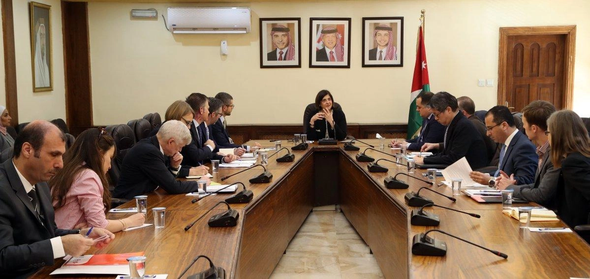وزيرة التخطيط تلتقي سفراء دول مجموعة السبع