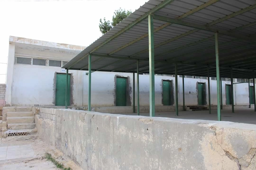 مدارس حكومية متهالكة تستقبل طلابا رغم توصيات بإزالتها 