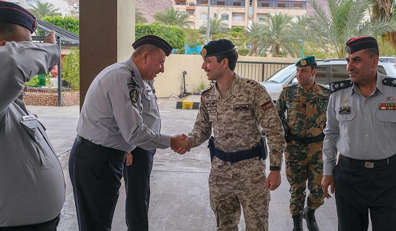 ولي العهد يزور مديرية دفاع مدني العقبة