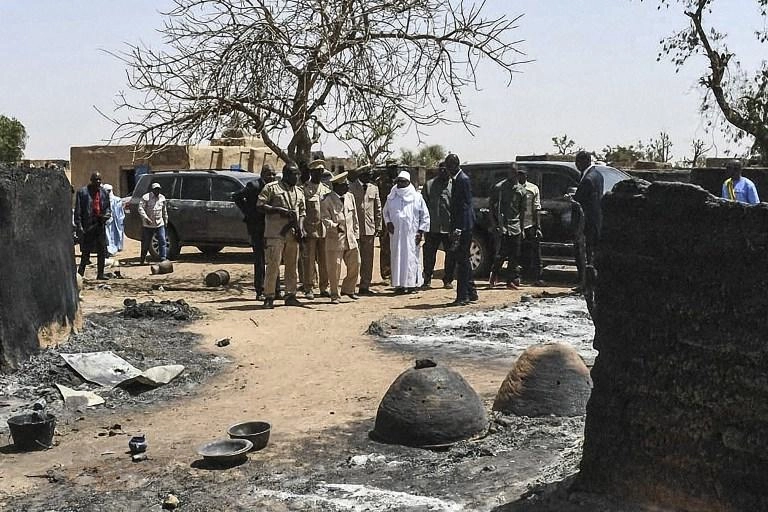 تعهّد بتعزيز الأمن بعد مقتل 160 شخصاً 