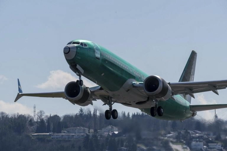 هبوط اضطراري لطائرة "بوينغ 737 ماكس"