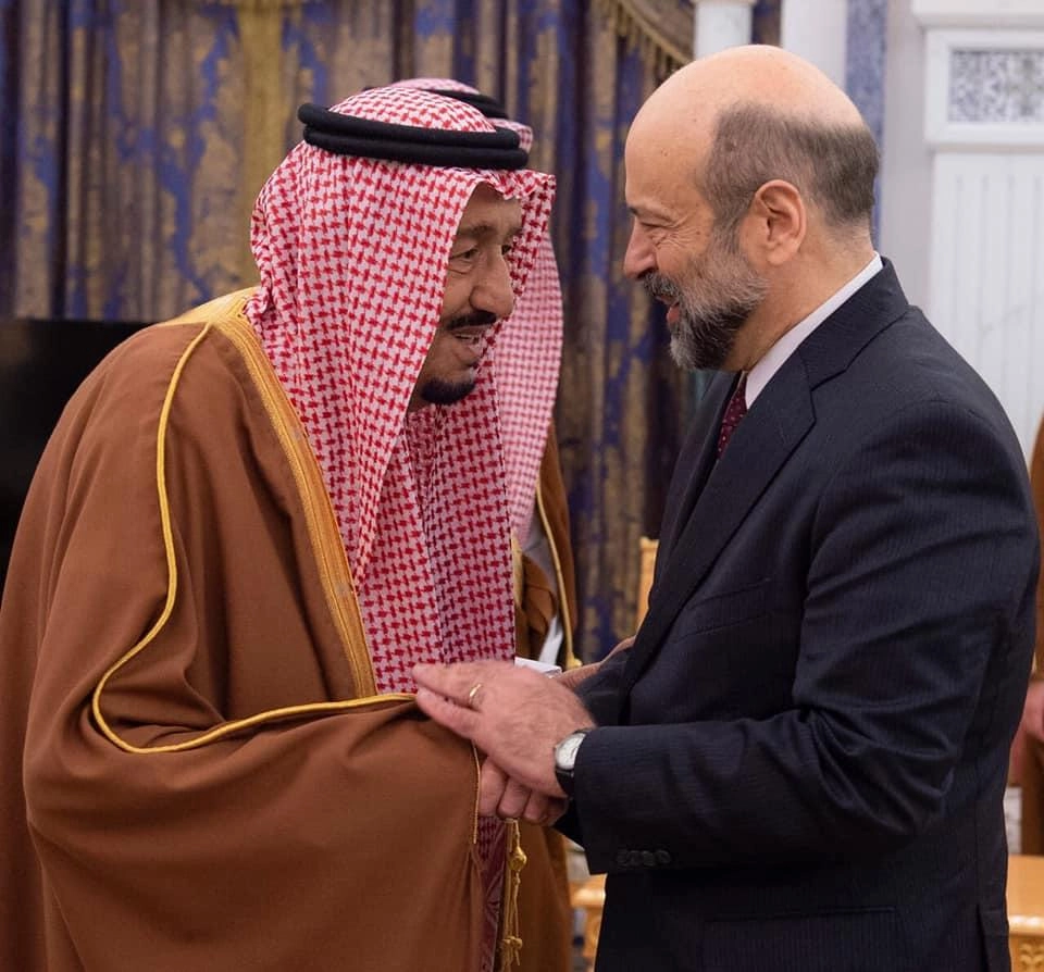 الرزاز: الأردن حريص على تعزيز العلاقات مع السعودية