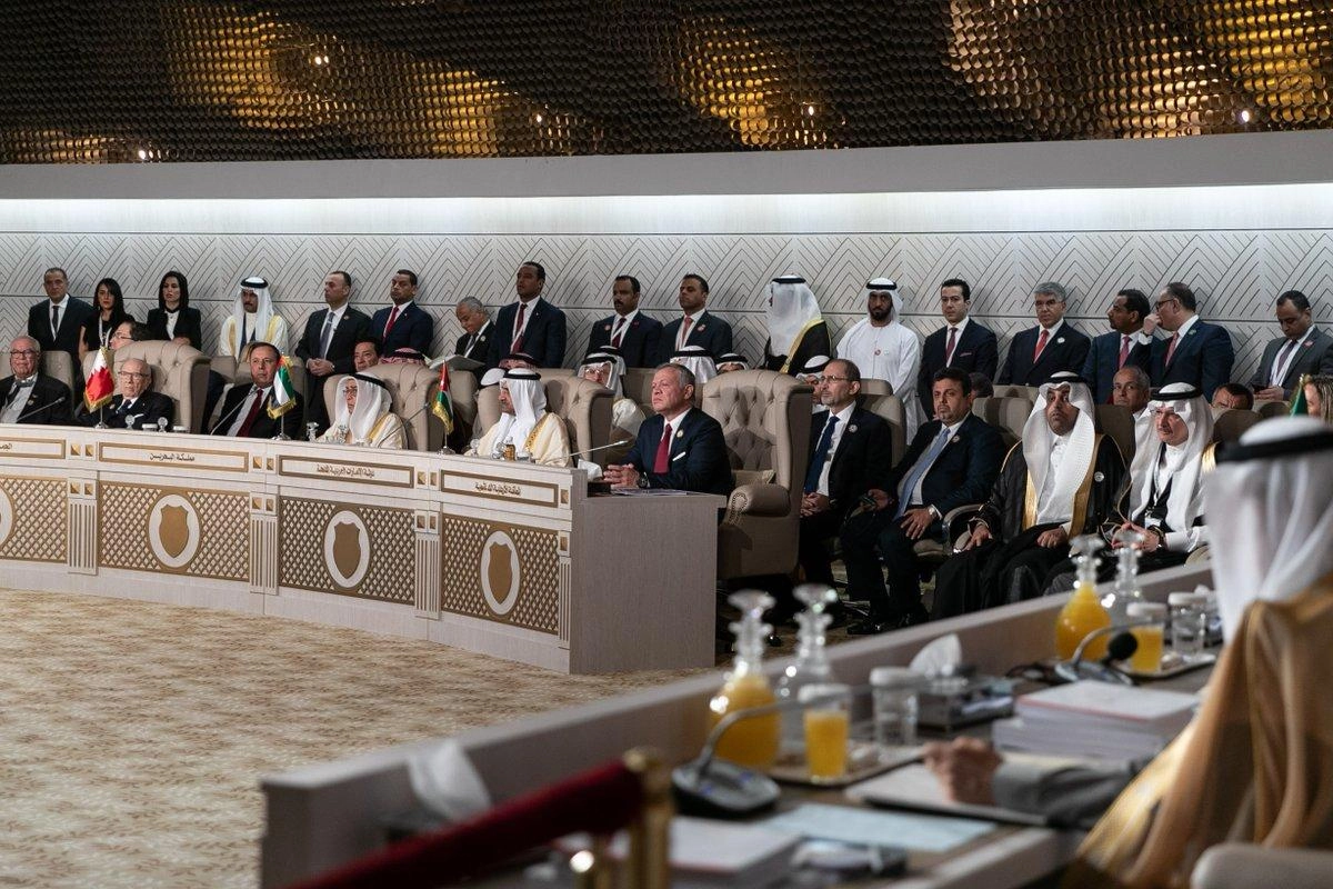 الملك يعود إلى الوطن بعد جولة لدول عربية وأوروبية 