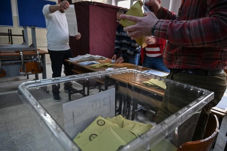الليرة تصعد بعد خسارة حزب أردوغان في أنقرة