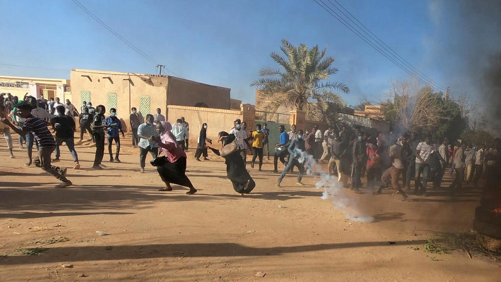 انتشار الجيش في محيط مقر القيادة العامة