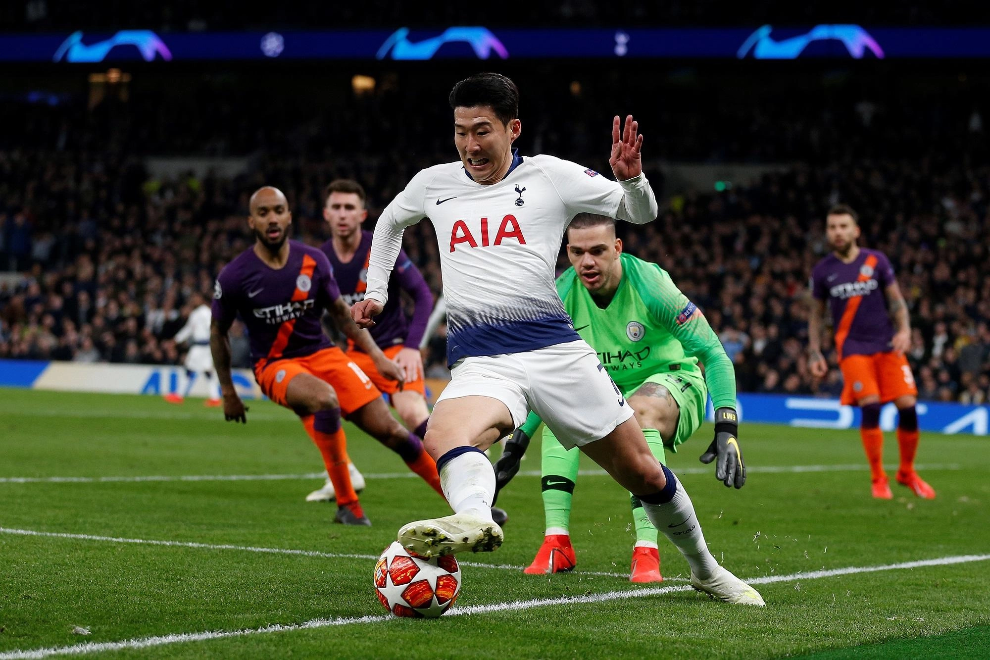 توتنهام يفاجئ سيتي وليفربول ينتصر
