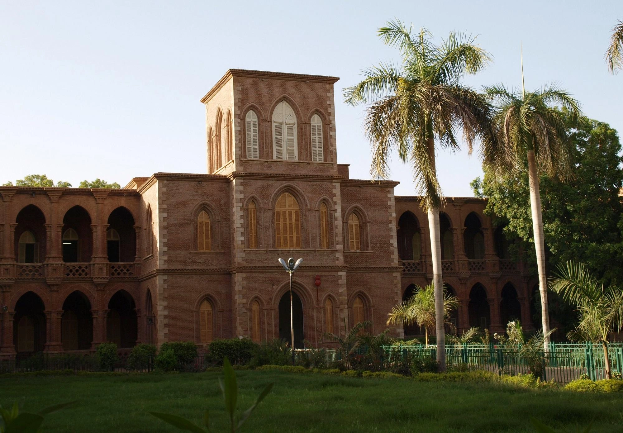 445 طالبة وطالبا أردنيا مبتعثون للسودان