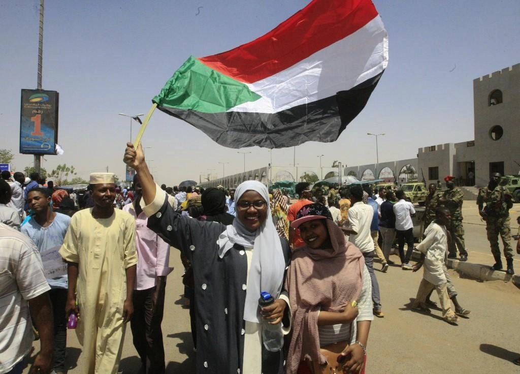 المجلس العسكري يؤيد ترؤساً "مستقلاً" للحكومة
