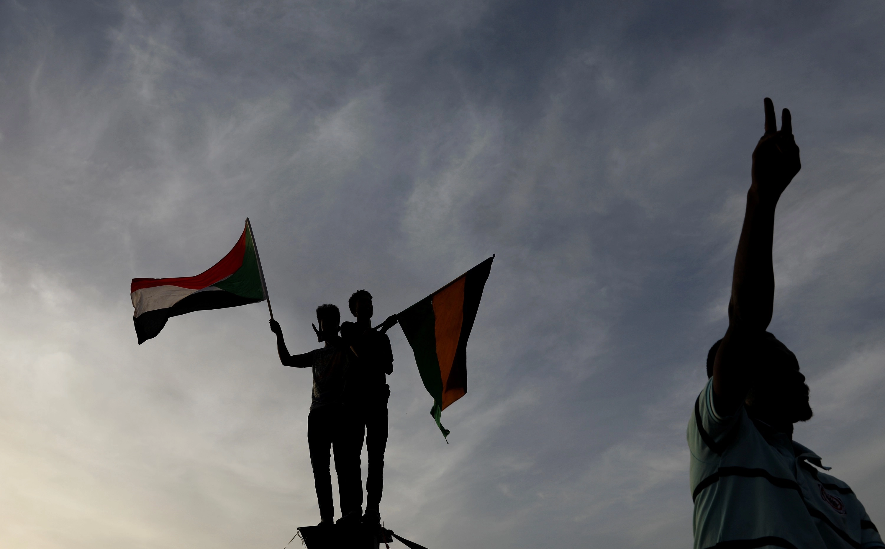 تشكيل لجنة لاستلام أصول الحزب الحاكم السابق