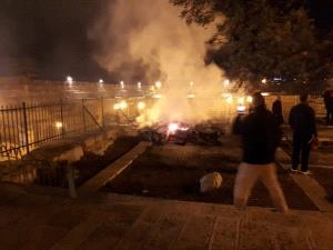 السيطرة على حريق في ساحة المصلى المرواني